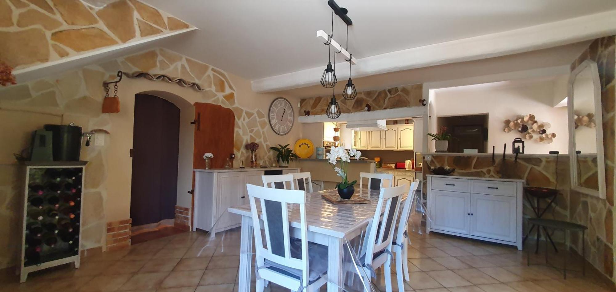 Villa Maison Familiale Avec Piscine Et Boulodrome Dans Le Luberon à Caseneuve Extérieur photo