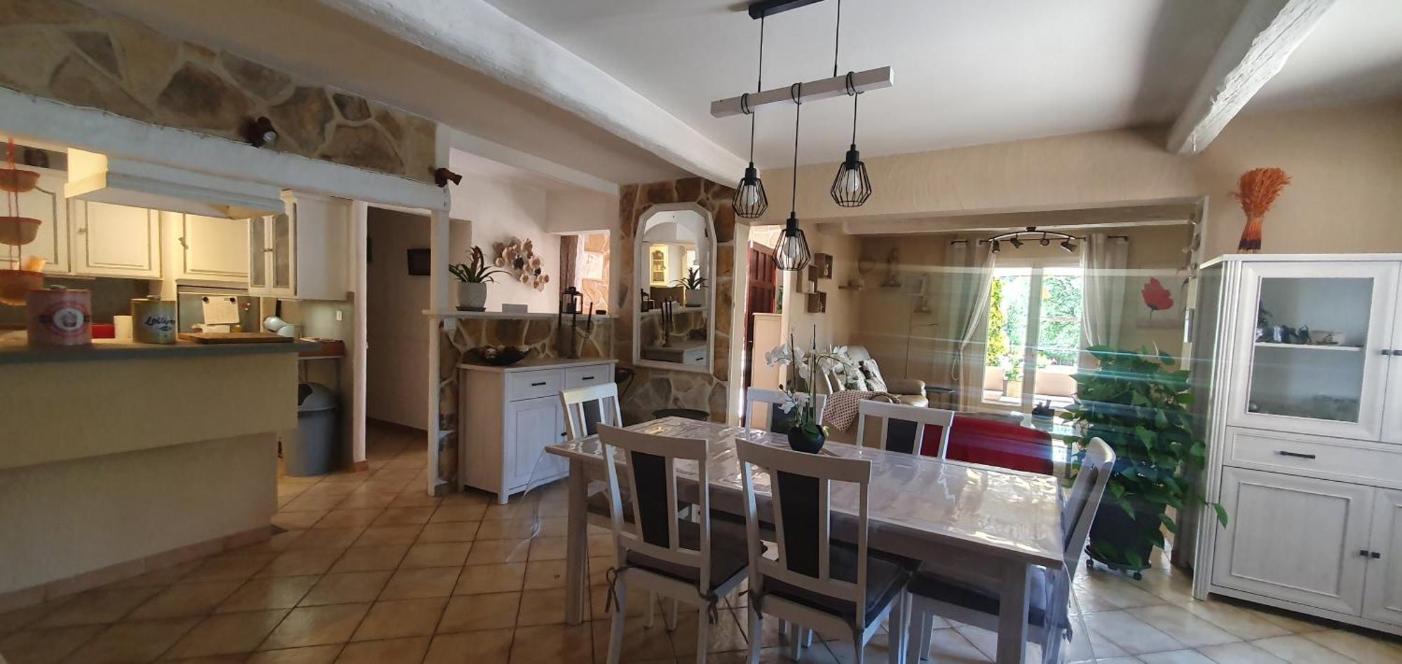 Villa Maison Familiale Avec Piscine Et Boulodrome Dans Le Luberon à Caseneuve Extérieur photo