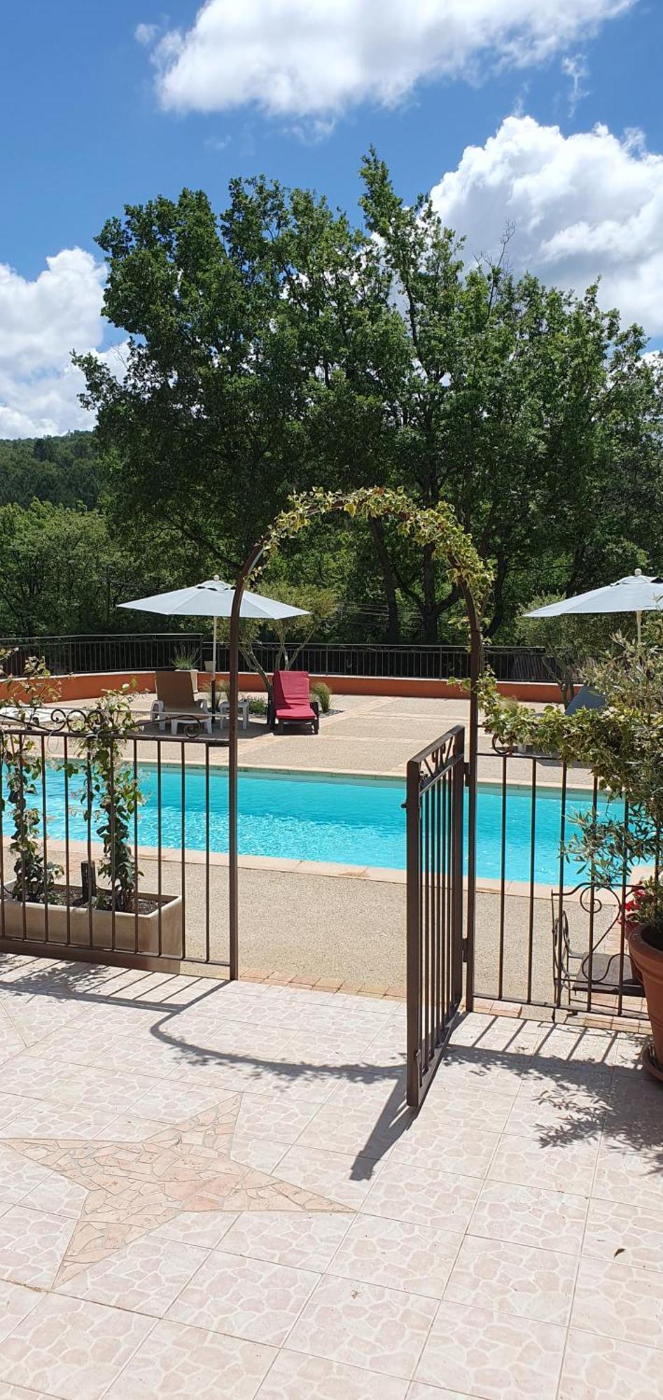 Villa Maison Familiale Avec Piscine Et Boulodrome Dans Le Luberon à Caseneuve Extérieur photo