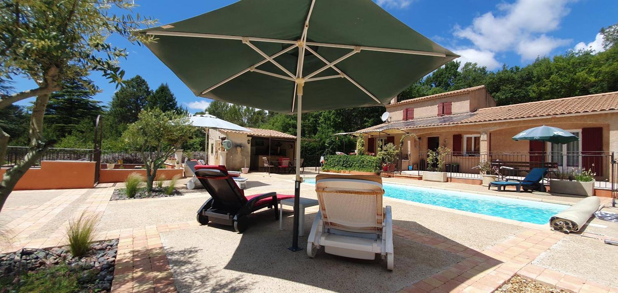 Villa Maison Familiale Avec Piscine Et Boulodrome Dans Le Luberon à Caseneuve Extérieur photo