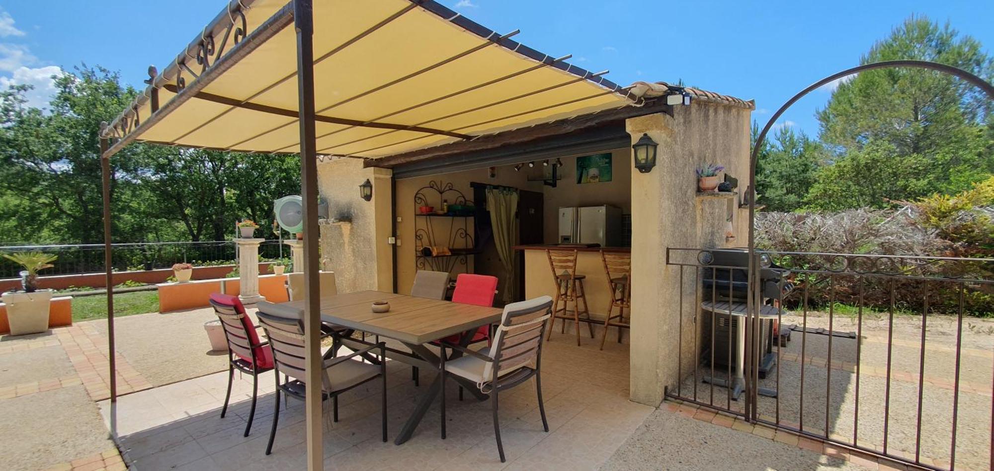 Villa Maison Familiale Avec Piscine Et Boulodrome Dans Le Luberon à Caseneuve Extérieur photo