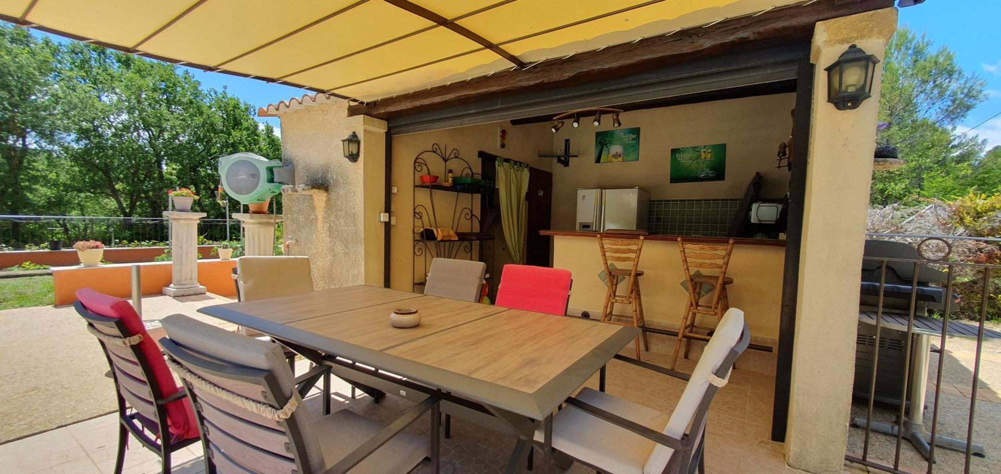 Villa Maison Familiale Avec Piscine Et Boulodrome Dans Le Luberon à Caseneuve Extérieur photo